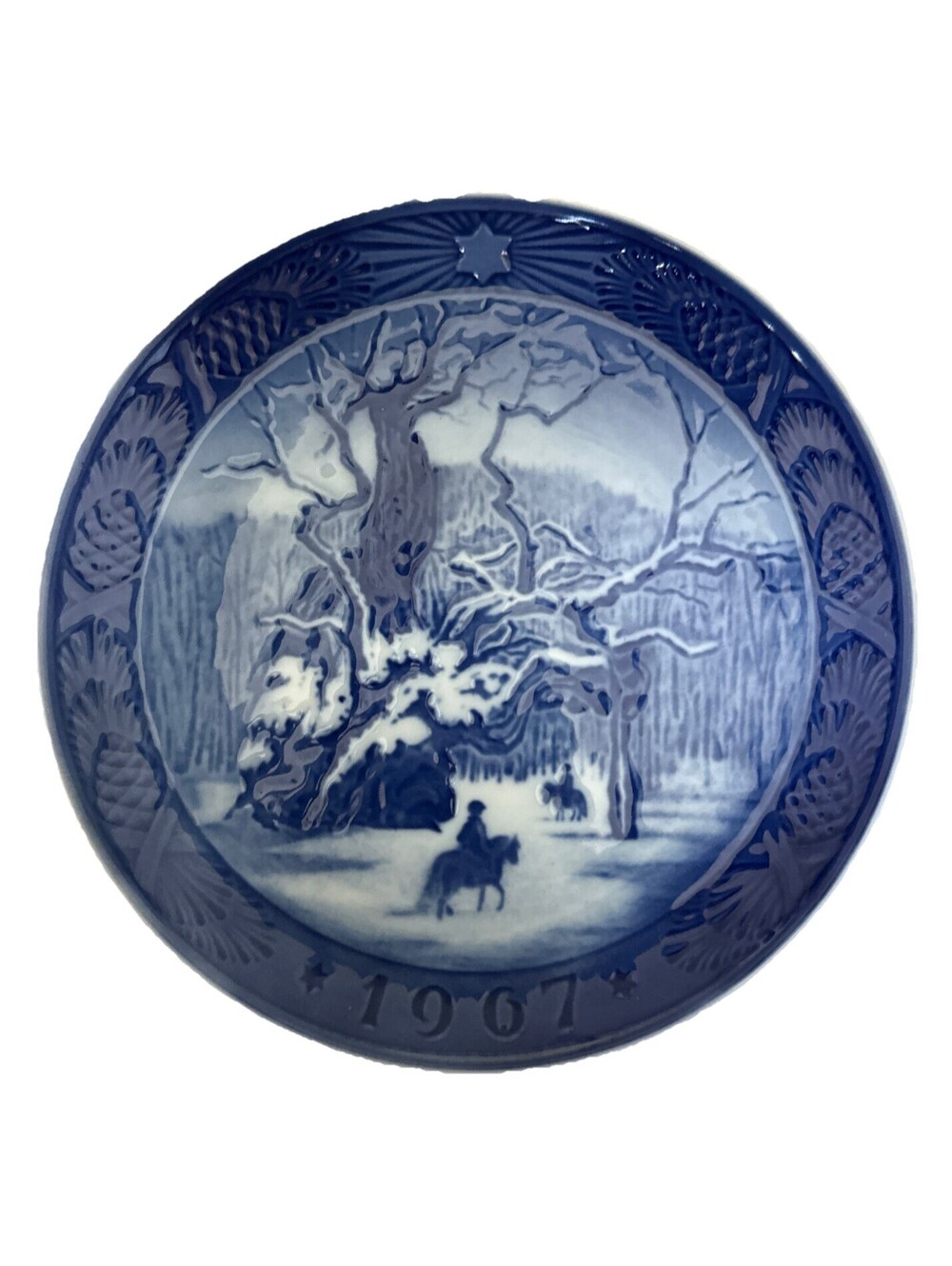 1967 Royal Copenhagen Collectors Christmas Plate “The Royal Oak” 7” Kai Lange